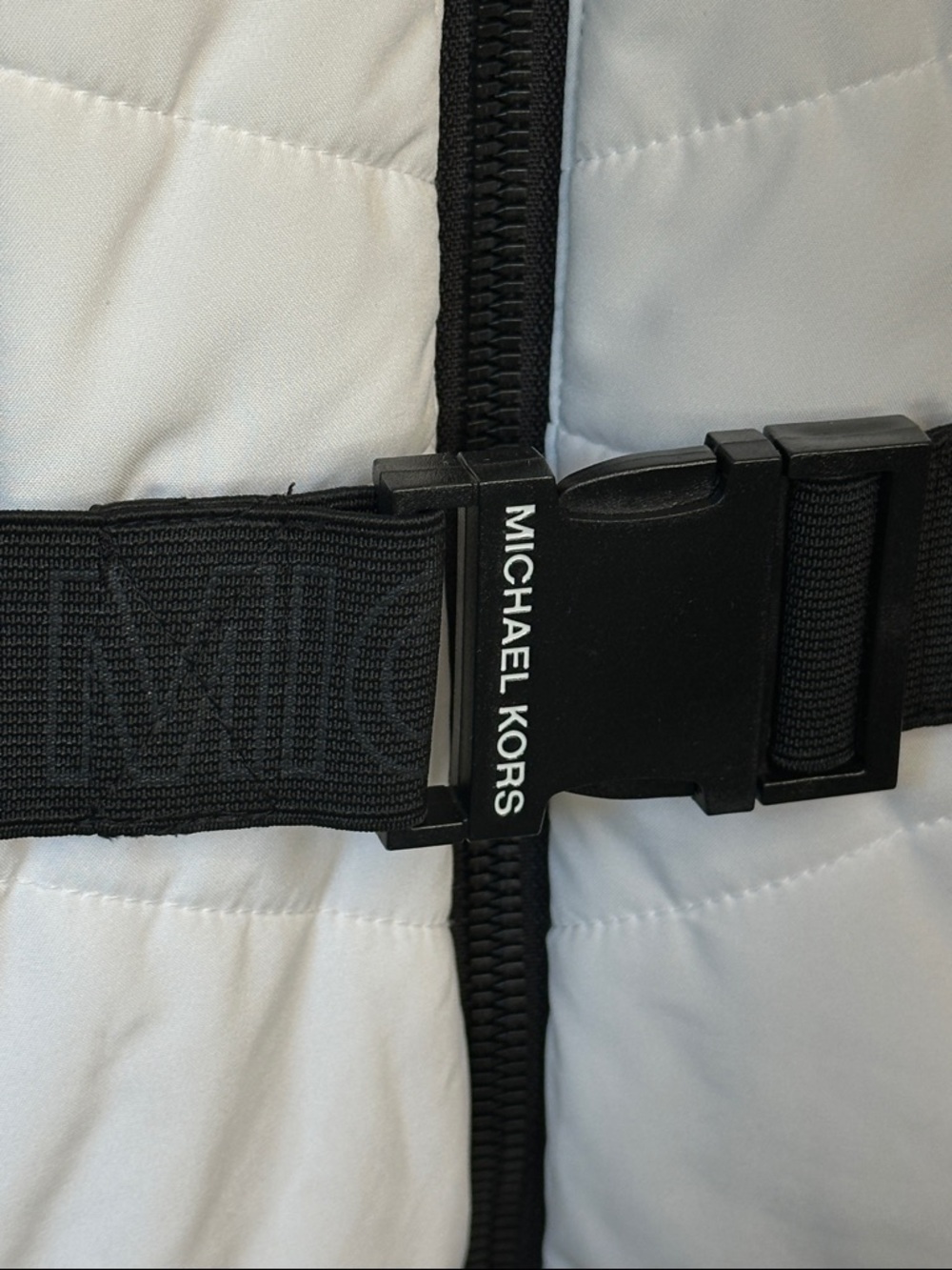 Michael Kors White Quilted Belted Puffer Jacket with Black Trim Size P/S - Picture 2 of 12